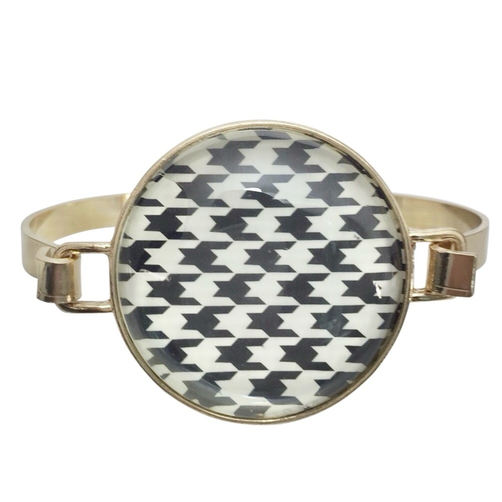 Houndstooth Cabochon Disk Gold Tone Hook Bangle Bracelet